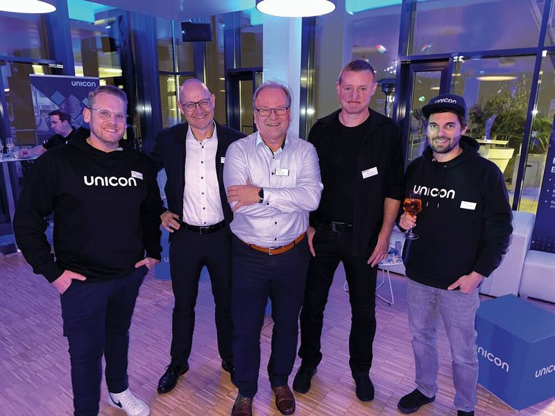 (v. l.) Denis Brendelberger (Unicon), Reinhold Egenter und Martin Piskurek (Bytec), Ralph Große (CES IT-Systemhaus) und Philipp Benkler (Unicon) (Bild: Vogel IT-Medien )