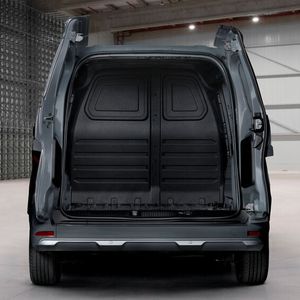 Die Lieferwagen-Variante schluckt maximal 3.900 Liter Ladung.  (Bild:  Nissan)