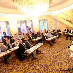 Die Mitgliederversammlung des Kfz-Gewerbes Hessen wählte Michael Kraft einstimmig zum Nachfolger von Jürgen Karpinski.(Bild:  VCG - Zietz)