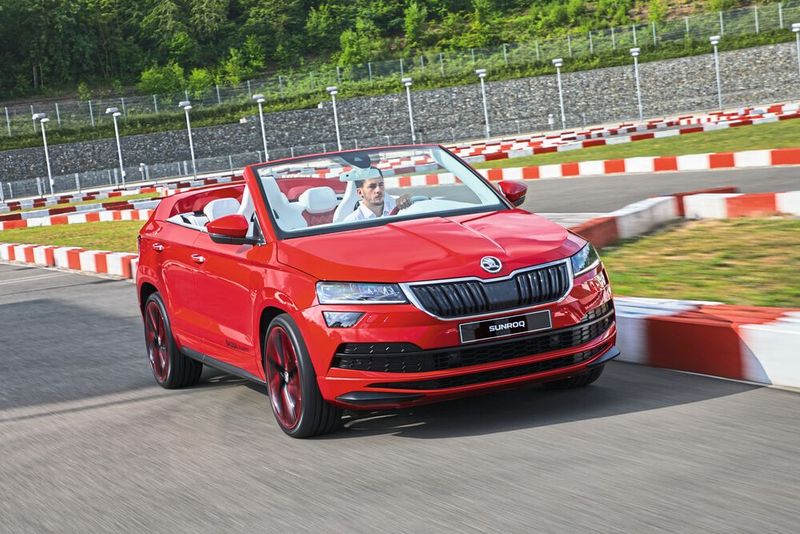 Ein Open-Air-Modell ist zwar nicht mehr unbedingt erfolgsentscheidend. Ein Gedankenspiel ist es allemal wert. So entstand 2018 das Cabrio Sunroq auf Basis des Skoda Karoq.  (Bild: Skoda)