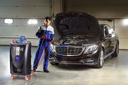 2017 brachte Mercedes-Benz als erster Hersteller eine CO2-Klimaanlage in Serie. Heute ist davon nicht mehr viel übrig. Auch Audi beerdigte die umweltfreundliche Technologie – von wegen „Das Beste oder nichts“ bzw. „Vorsprung durch Technik“!(Bild:  Texa)