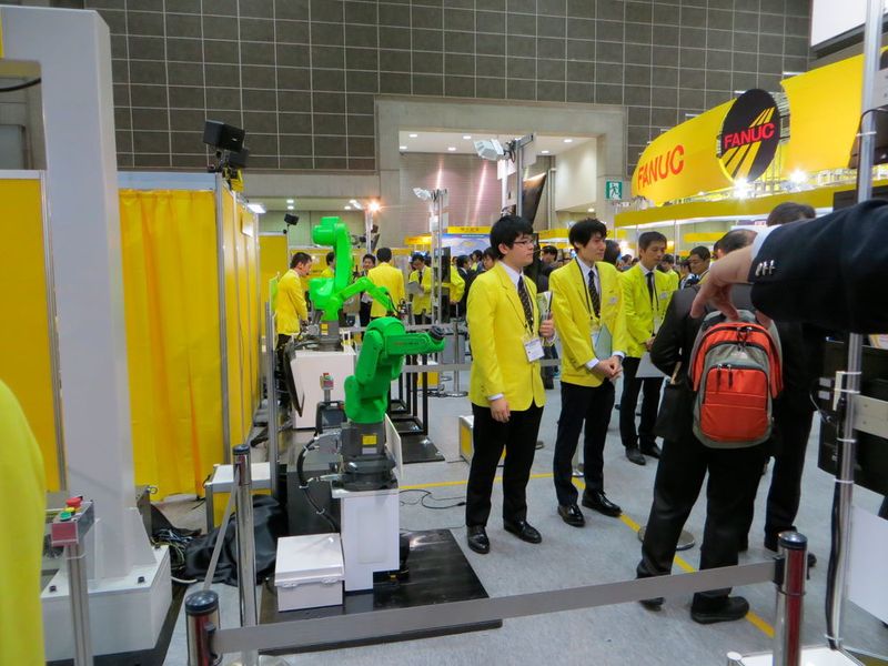 Die Farbe ist unverkennbar. Der Japaner Fanuc auf der Jimtof. (Sonnenberg)