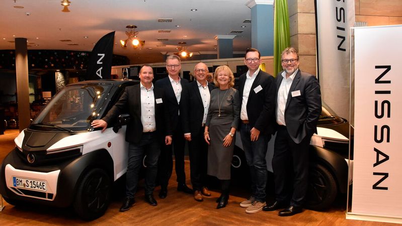 Die Führung des Nissan-Partnerverbands (VDNV): (v. l.) Alfred Gabrisch, Geschäftsführer Thorsten Herzog, Jürgen Mattern, Marlies Wegener, Michael Heistermann und Gerhard Rabus(Bild:  Simon – VCG)