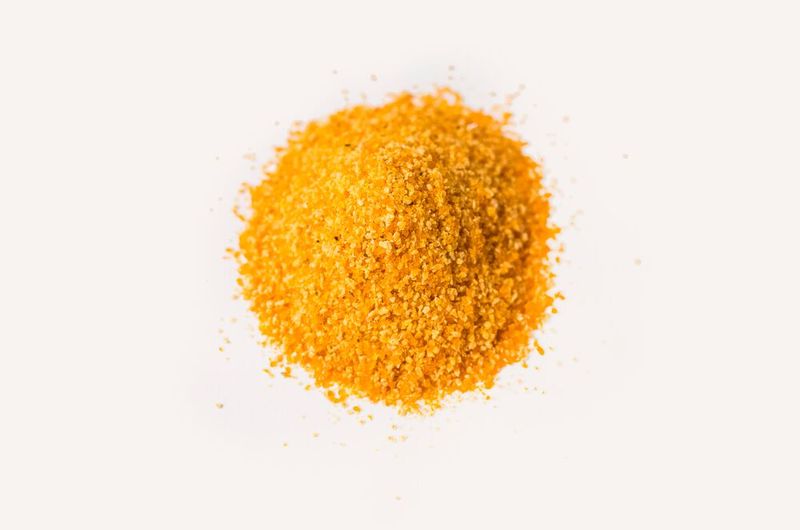 Folien, Beschichtungen, Besteck: Den Kunststoff-Anteil in all diesen Produkten will das Start-up Traceless Materials aus Hamburg mit dem Bio-Granulat „Traceless“ ersetzen. (Bild: traceless)