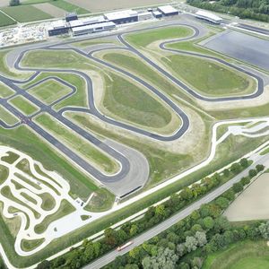 Auf der 3,4 Kilometer langen Teststrecke in Neuburg werden die PS-Boliden aus dem Hause Audi auf Herz und Nieren geprüft.