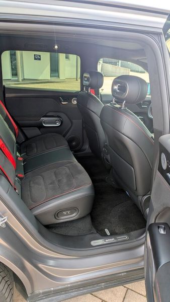 Auch hinten haben die Passagiere viel Platz. Familien können sich im #5 richtig breit machen. (Bild: Simon – VCG)