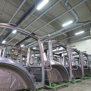 Am Standort Asbach-Bäumenheim werden pro Jahr ca. 18.000 Sicherheitskabinen für Traktoren hergestellt.