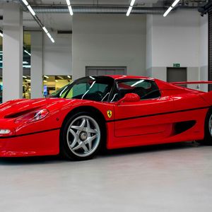 ... einem Ferrari F50 aus dem Jahr 1996 ...(Bild:  Tom Hartley Jnr.)