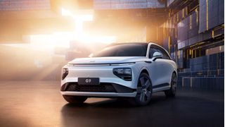 Optisch eher unaufgeregt, sorgte der Xpeng G9 auf der Auto Guangzhou mit seinen Sensorsystemenen und künstlicher Intelligenz für aufsehen. (Bild: Xpeng)