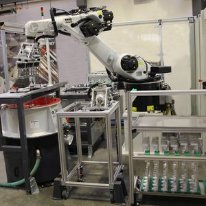 Das High-Frequency-Finishing (HFF), ein neu entwickelter Gleitschliffprozess, ermöglicht bei kurzen Bearbeitungszeiten ein homogenes und reproduzierbares Entgrat- und Polierergebnis.