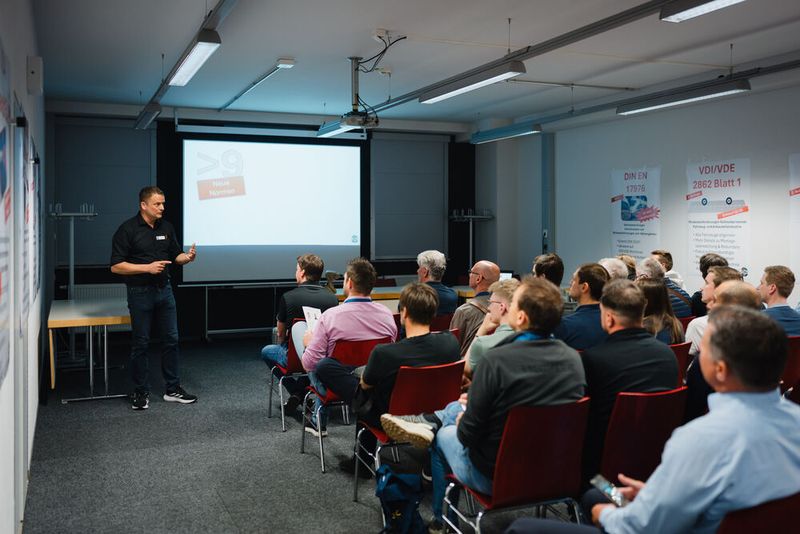 Parellel zur Ausstellung,hatten die Teilnehmer in den Fachbvorträgen und der Live-Zone die Möglichkeit ihr fachliches Know-how auf ein nächstes Level zu bringen und aufzufrischen. (Bild: Tino Boecher)