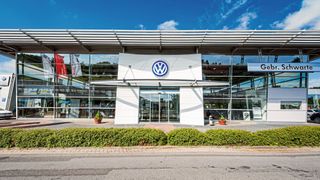 Das Autohaus Schwarte in Meppen ist durch den Zusammenschluss mit der Braasch-Gruppe in Oldenburg deutlich gewachsen – und ist offen für Partnerschaften mit anderen Betrieben. (Bild: Gebr. Schwarte)