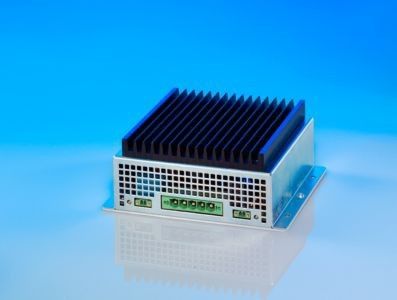 Ein 250-W-DC/DC-Wandler: mit 1 geregelten Ausgangsspannung, Eingang und Ausgang galvanisch voneinander getrennt, 10 ms Speicherzeit für Batteriespannungsunterbrechungen Klasse S2 EN 50155. (Bild: Grau Elektronik)