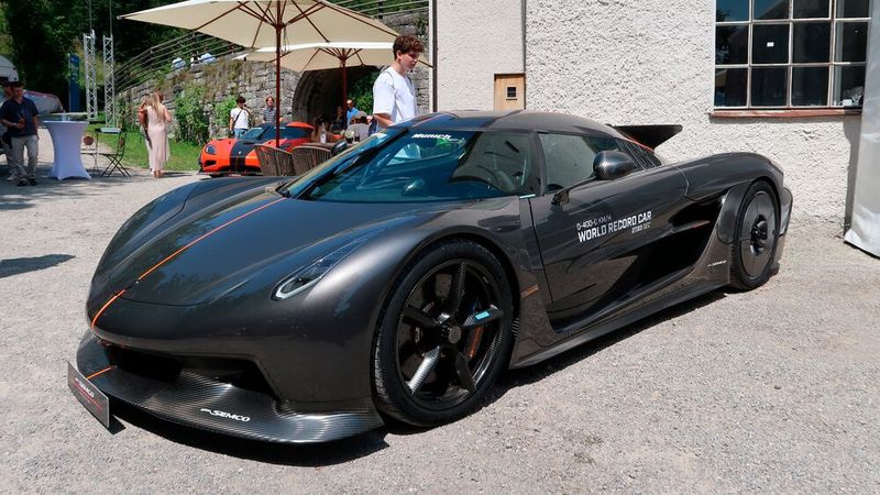 Koenigsegg Jesko Absolut mit zweifach aufgeladenem V8, der 935 Kilowatt (1.280 PS) leistet. Mit E85 im Tank sollen es sogar 1.170 Kilowatt (1.600 PS) sein. (Bild: Diehl – VCG)