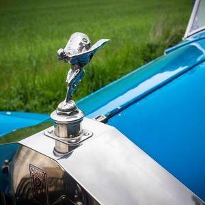 An icon of prosperity, the mascot Emily was already one 100 years ago.(Image: Rolls-Royce)