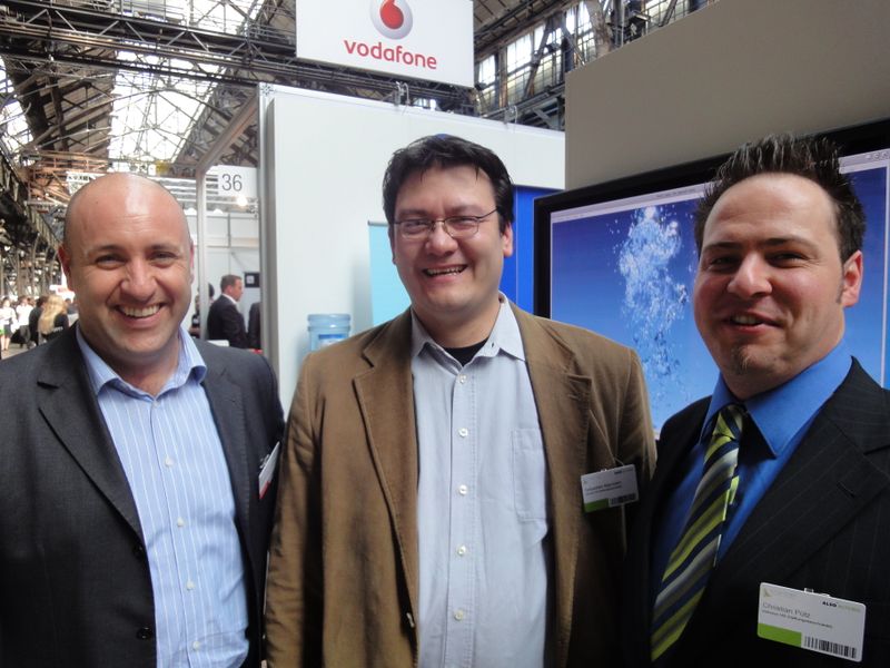 (v.l.) Matthias v. Schaper, O2 Germany, Sebastian Biermann und Christian Pütz, Maixsys (Archiv: Vogel Business Media)