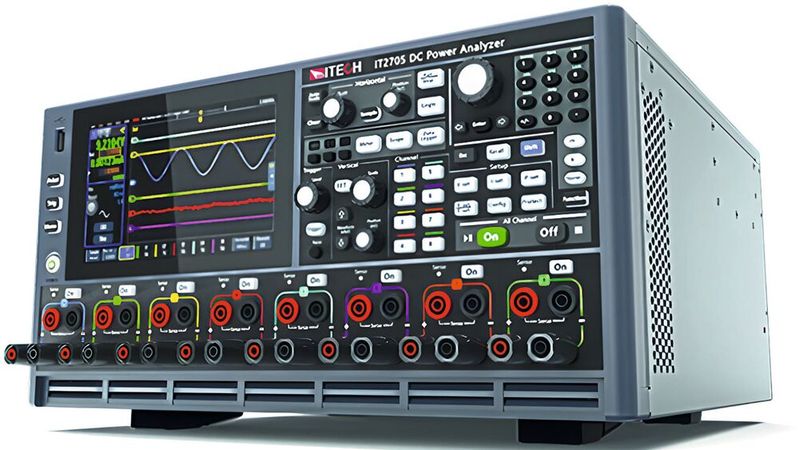 Lastsprünge im Bordnetz: Mit dem modularen DC-Leistungsanalysator IT2705 von ITECH können Prüfingenieure mehrkanalige Prüf- und Messaufgaben an DC-Versorgungssystemen untersuchen. Das ist unter anderem in Flugzeugen interessant, wenn Passagiere ihre Mobiltelefone anschließen und damit das 28-V-DC-Bordnetz belastet wird.(Bild:  LXinstruments)
