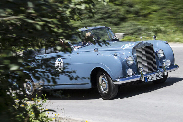 Der Rolls Royce ist nicht zartblau, sondern „Wedgwood Blue“ – benannt nach der typischen Farbe dieser englischen Porzellanmanufaktur. (Foto: Rolls-Royce)
