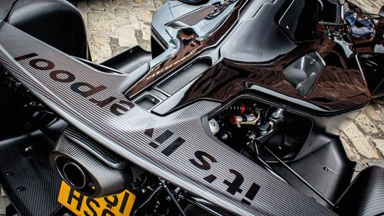 Der BAC Mono ist ein Supersportwagen, der lediglich ca. 570 Kilogramm schwer ist. Um noch mehr Gewicht zu sparen, setzen die Konstrukteure auf Generatives Design. (Bild:  Image courtesy of Briggs Automotive Company Ltd.)