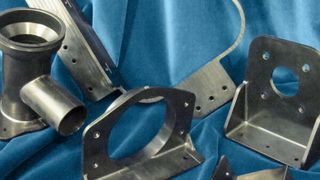 Beständige Halterungen aus Victrex PEEK-ESD 101 für Anwendungen in Tragfläche, Flügelmittelkasten und Treibstofftank. (Bild: Victrex)