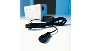 Siprema Box mit Außenmikrofon (Bild: Siprema)