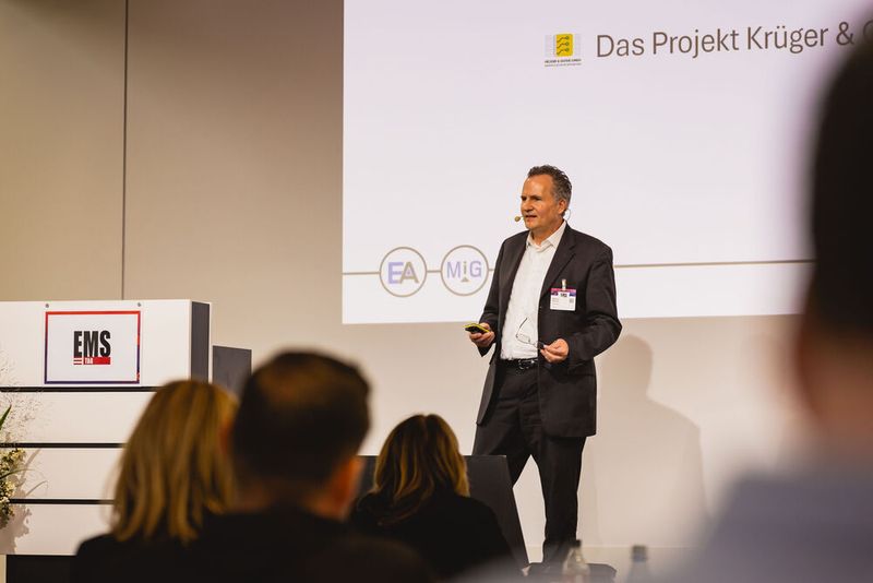 Impressionen vom 24. Würzburger EMS-Tag: Im Mittelpunkt standen aktuelle Branchenthemen, praxisnahe Impulse und insbesondere der persönliche Austausch innerhalb der EMS-Community. (Bild: Stefan Bausewein)