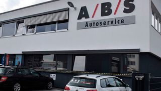 Zu den von der Insolvenz betroffenen Fintyre-Standorten gehört auch ABS Autoservice in Stuttgart. (Bild: Rosenow/»kfz-betrieb«)