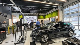 Die Tagung fand unter anderem in der Zukunftswerkstatt in Esslingen statt, in der vier Anbieter ihre unterschiedlichen Ansätze zur FAS-Kalibrierung den Vertretern aus den jeweiligen Landesverbänden vorführen konnten. (Bild: Schreiner - VCG)