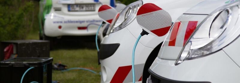 Die Nordeuropäische E-Mobil Rallye: führt rein elektrisch in drei Tagen durch Dänemark und Schleswig-Holstein (Bild: CO-Mobility e.V.)