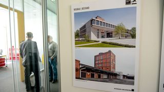 Der neue Sitz der Joachim Herz Stiftung in Hamburg befindet sich auf dem Gelände einer ehemaligen Kaffeerösterei. Der alte Röststurm ist erhalten geblieben und wird von dem Neubau umschlossen. Dieser bietet der Stiftung, die sich der Förderung von Jugendlichen und jungen Erwachsenen verschrieben hat, Platz für bis zu 80 Mitarbeiter. (Thorsten Sienk / Wago)