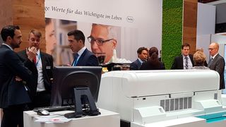 Roche Diagnostics präsentierte eine Auswahl seines Portfolios auf der begleitenden Industrieausstellung zur Jahrestagung der DGKL, in deren Zentrum auch in diesem Jahr die diagnostische Labormedizin für die Gesunderhaltung und Früherkennung von Krankheiten stand. (LABORPRAXIS)