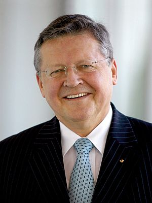 „Wir merken als Erste, wenn es wieder aufwärts geht. Zur Zeit merken wir nichts.“ Hans-Michael Heitmüller, Vorstandsvorsitzender der Deutschen Leasing AG, Bad Homburg Bild: Deutsche Leasing (Archiv: Vogel Business Media)