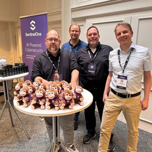 Das Elovade Team: (v. l.) Andreas Schröder, Michael Jung, Jochen Meuer und Daniel von Verschuer sind tapfer und trotz der Affenhitze zum Event gekommen.(Bild:  Vogel IT-Medien)