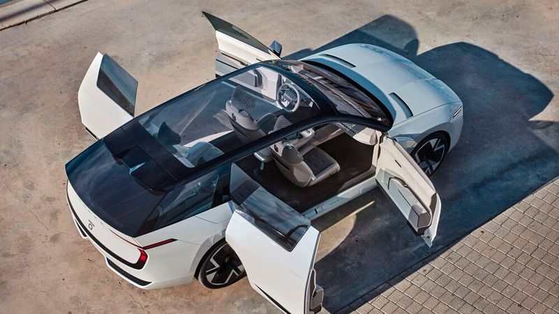 Die Türen öffen in der Studie gegenläufig. Ob es so bleibt, weiß man wie üblich in dieser Entwicklungsstufe nicht. (Bild: Skoda)