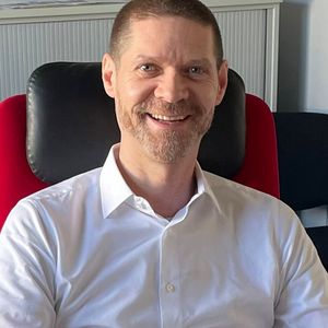 Markus Müller, Betriebsleiter ZG Fluidmanagement GmbH, zu den entwickelten Hydac Geräten: „Wir arbeiten eng mit dem Entwickler des Fluid Check Pro, Herrn Götz von Hydac, zusammen und sind mit unserer Muttergesellschaft ZG sehr gut vernetzt. Für unsere Kunden ist der Fluid Check Pro ein wichtiger Beitrag um die Prozesssicherheit zu verbessern und letztendlich um Kosten zu sparen. Im Zeitalter der Digitalisierung ist das ein Schritt in die richtige Richtung."(Bild:  Zeller+Gmelin)
