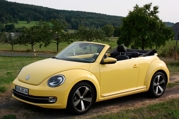 An der Spitze steht das Beetle Cabrio. Zwischen Januar und Juni entschieden sich hierzulande 5.500 Kunden für das offene Modell. (VW)