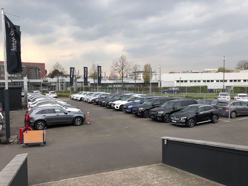 Die RKG hat sich beim Internet Sales Award 2019 im Feld der Top-Platzierten positioniert. Der Händler mit Hauptsitz in Bonn (unter anderem Mercedes-Benz, Fiat) verkauft rund 7.000 Neu- und Gebrauchtwagen im Jahr. (Faust / »kfz-betrieb«)
