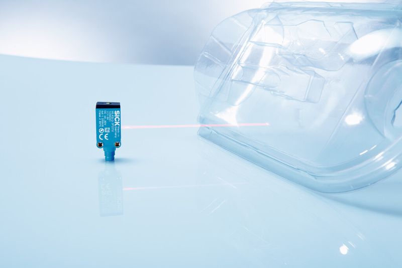 Die Glaslichtschranke mit kontinuierlicher Schaltschwellennachführung zur Erkennung transparenter Materialien löst vielfältigste Aufgabenstellungen. (Bild: Sick)
