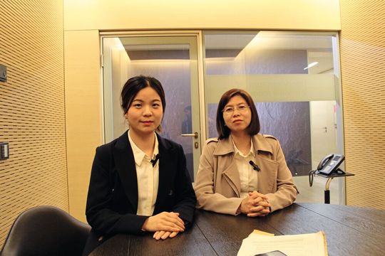 „Bei Dodgen widmen wir uns der Senkung der Emissionen in den Bereichen abbaubare Kunststoffe, neue Energiematerialien, biobasierte Chemikalien und Hochleistungspolymere. Die Technologien und Prozesse sind darauf ausgerichtet, die Effizienz und Nachhaltigkeit der Industrie zu verbessern, die Kunststoffverschmutzung zu reduzieren und eine nachhaltige Zukunft zu gestalten.” – Kathy Lee, Marktmanagerin von Shanghai Dodgen Chemicals(Bild:  PROCESS)