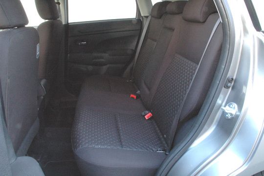 Viel Kopf- und Beinfreiheit: Auf den Rücksitzen finden selbst große Passagiere bequem Platz. (Archiv: Vogel Business Media)