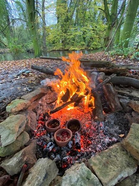 Experimental cooking with modern replica pottery vessels to recreate prehistoric recipes. (Source: Lara González Carretero)