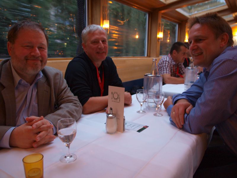 Keine Angst vor Seekrankheit haben Hans Kammerlocher (Beokom Kommunikationssysteme), Stefan Börger (Börger) und Holger Janowski (Beokom Kommunikationssysteme). (Archiv: Vogel Business Media)