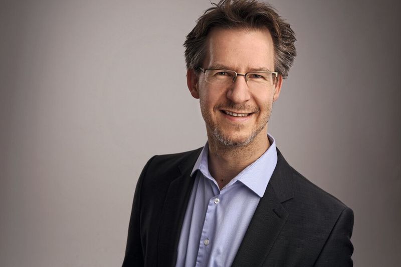 Dr. Jürgen Bock leitet bei Kuka das Forschungsteam Smart Data und Infrastruktur, das sich mit Themen des maschinellen Lernens und semantischen Technologien beschäftigt. (photoreque GmbH)