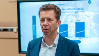 „Wir sind extrem zuversichtlich, 2021 CO2-regelkonform zu sein“, sagte Volkswagen-Konzernvertriebschef Christian Dahlheim. (Bild: Volkswagen)