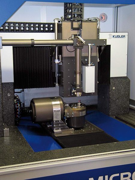 Fünf-Achs-Bearbeitungszentrum Microgantry Micro 5X fürs Fäsen und/oder Lasern von Mikrobauteilen. Bild: Kuttkat (Archiv: Vogel Business Media)