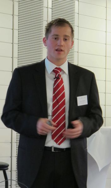 Referenten Fachpressetage 2013 in Karlsruhe Enrico Bossart von Wika präsentierte seinen Fachartikel zu den Grundlagen der hydrostatischen Füllstandsmesstechnik. (Bild: Ernhofer)