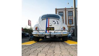 Mit dem neuen Dekra-Verfahren lassen sich „im Handumdrehen“ Kunststoffplatten fräsen, die als Negativform vorhandene Bodenunebenheiten exakt ausgleichen. Die Kosten sollen sich im mittleren dreistelligen Euro-Bereich bewegen. (Bild: ©Thomas Kueppers)