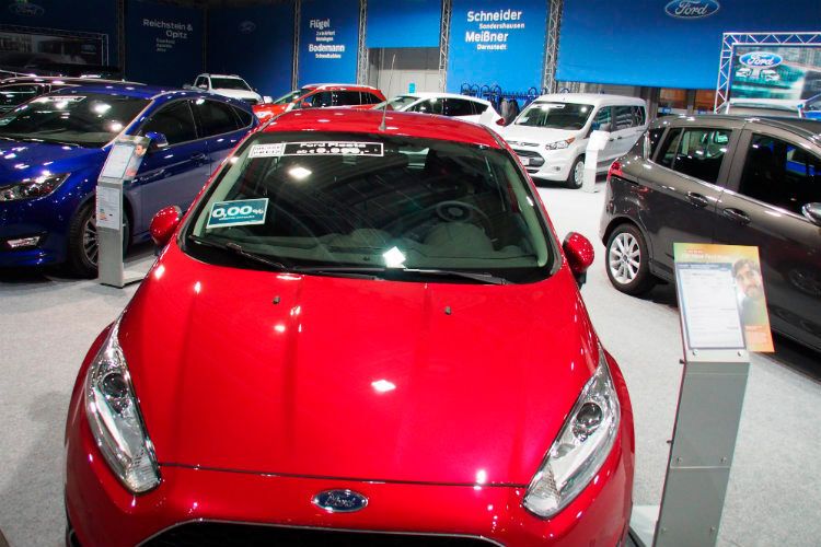 Am Gemeinsschaftsstand von Reichstein & Opitz, Autohaus Meißner, Autohaus Bodemann, Autohäuser Eberhardt Flügel, Autohäuser Gebrüder Kühn, Autohaus Frank Schneider und Autohäuser Mosig fand sich die Marke Ford. (Stephan Richter)