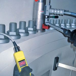 IHF-Stretch-System M48 an einer Turmverschraubung. 