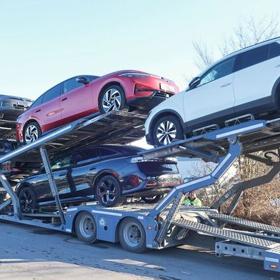 Im Gesamtjahr 2025 wurden in Europa mehr Neuwagen ausgeliefert als im Jahr zuvor. Doch die Stimmung ist nur verhalten positiv. (Bild: Grimm – VCG)